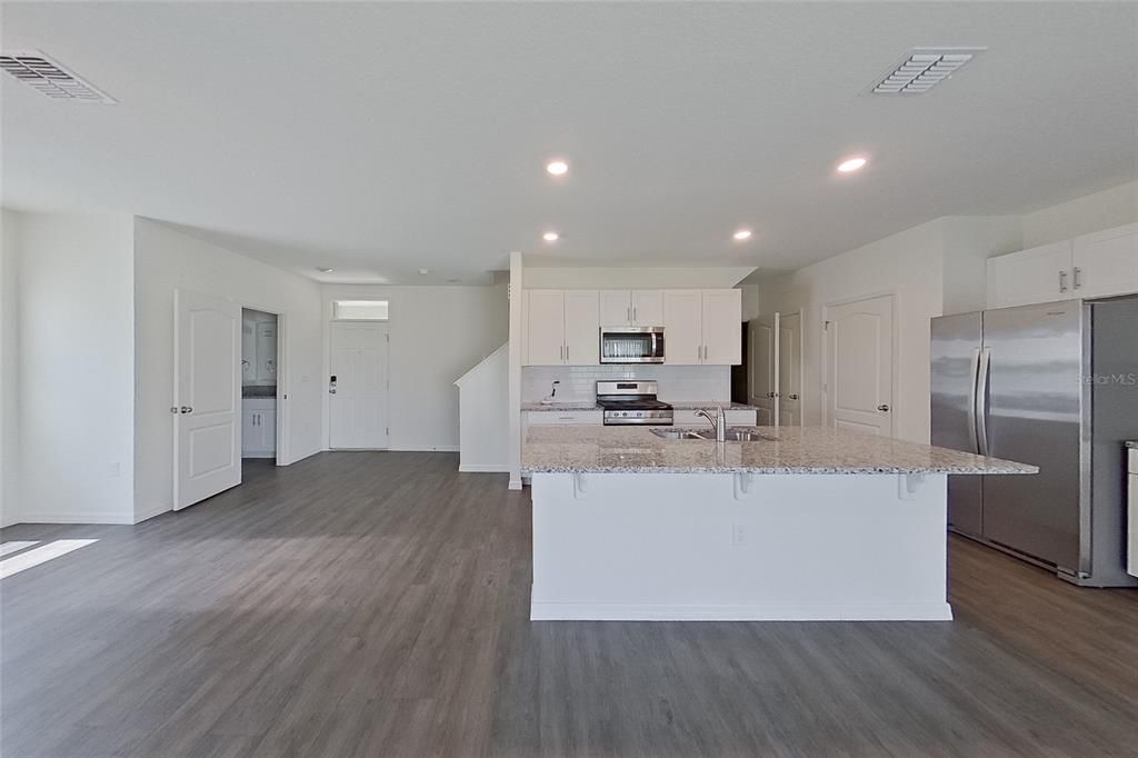 En Renta: $2,045 (4 camas, 2 baños, 2007 Pies cuadrados)