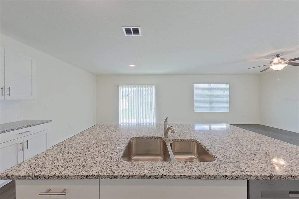 En Renta: $2,045 (4 camas, 2 baños, 2007 Pies cuadrados)