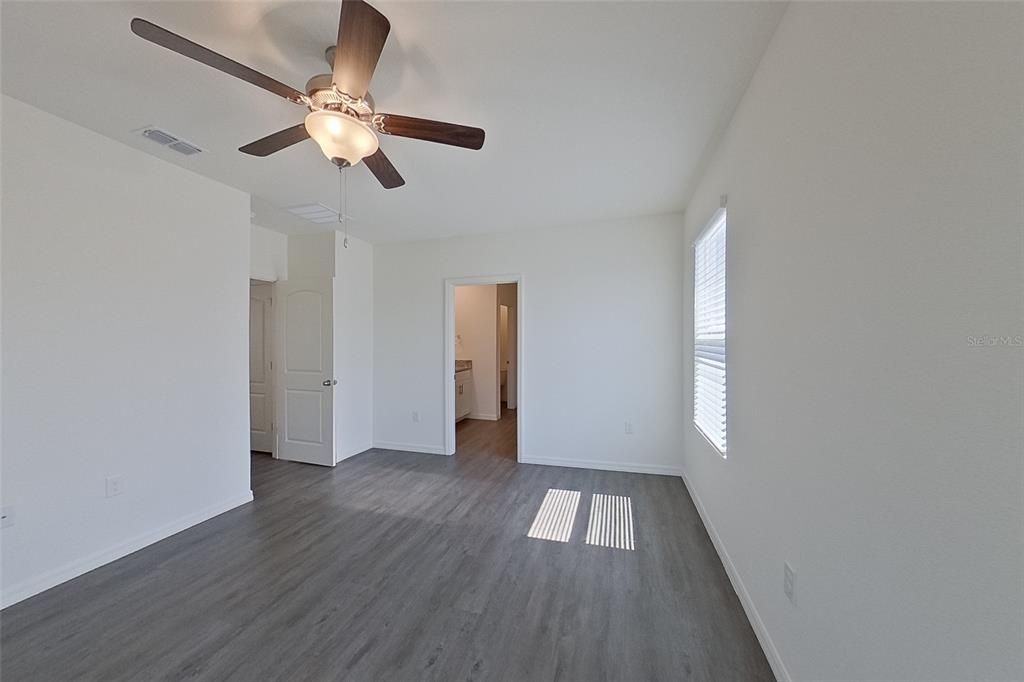 En Renta: $2,045 (4 camas, 2 baños, 2007 Pies cuadrados)