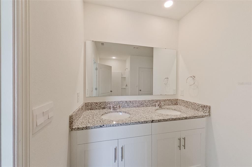 En Renta: $2,045 (4 camas, 2 baños, 2007 Pies cuadrados)