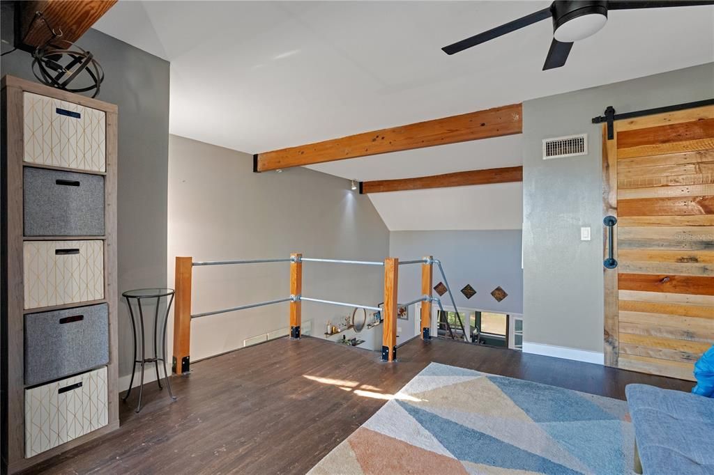 合同活跃: $225,000 (2 贝兹, 2 浴室, 1364 平方英尺)