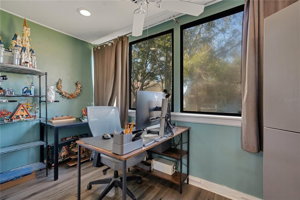 合同活跃: $225,000 (2 贝兹, 2 浴室, 1364 平方英尺)