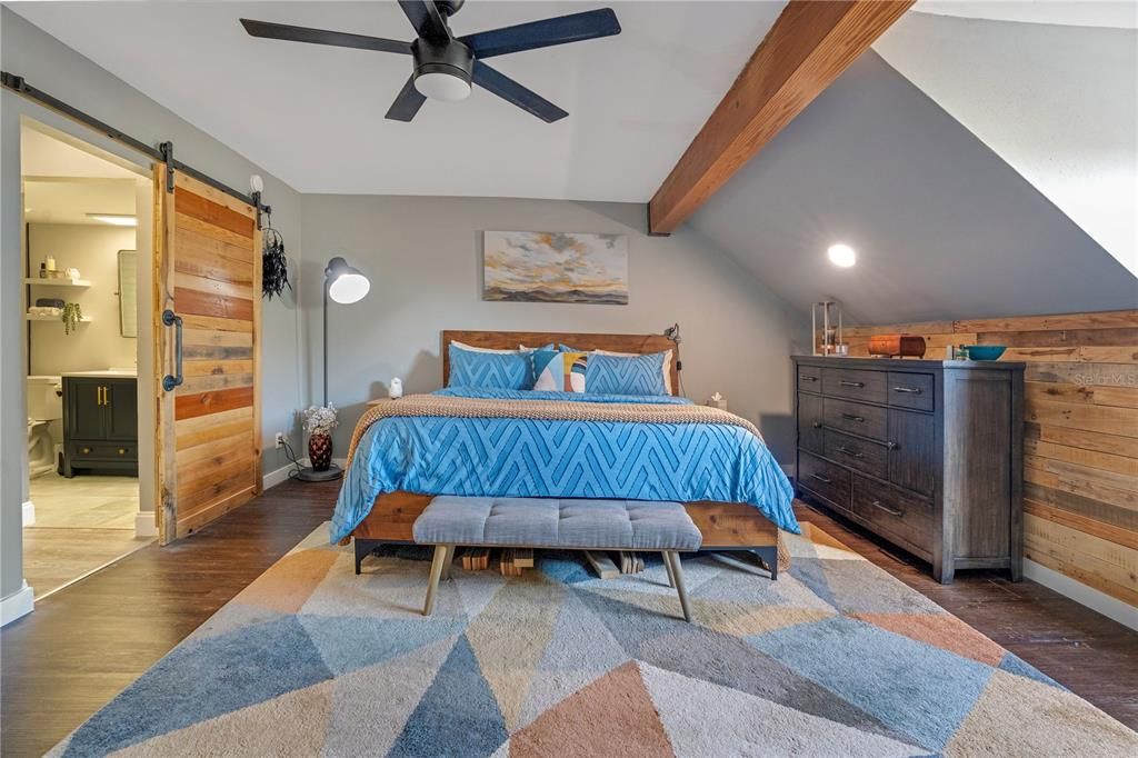 合同活跃: $225,000 (2 贝兹, 2 浴室, 1364 平方英尺)