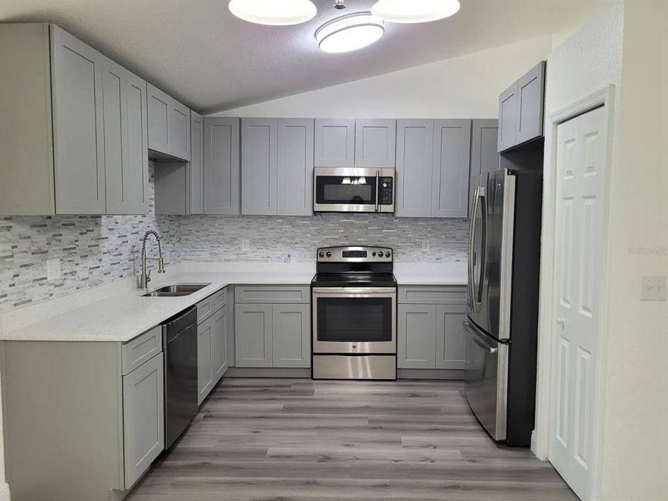 待售: $269,999 (3 贝兹, 2 浴室, 1422 平方英尺)