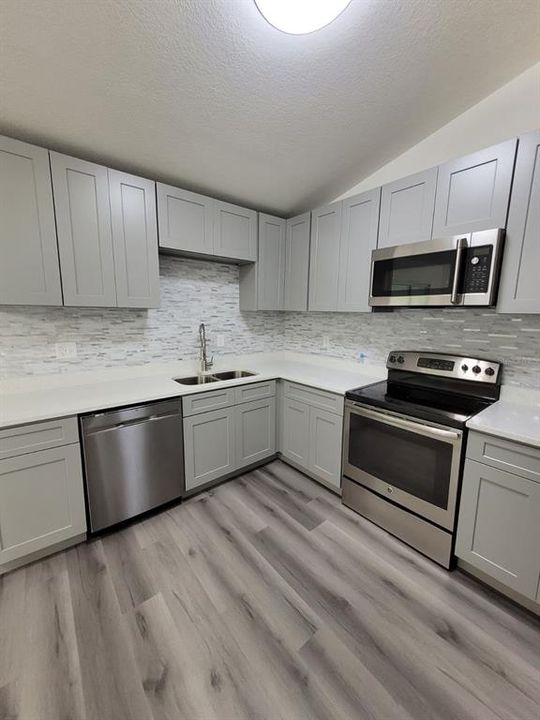 待售: $269,999 (3 贝兹, 2 浴室, 1422 平方英尺)