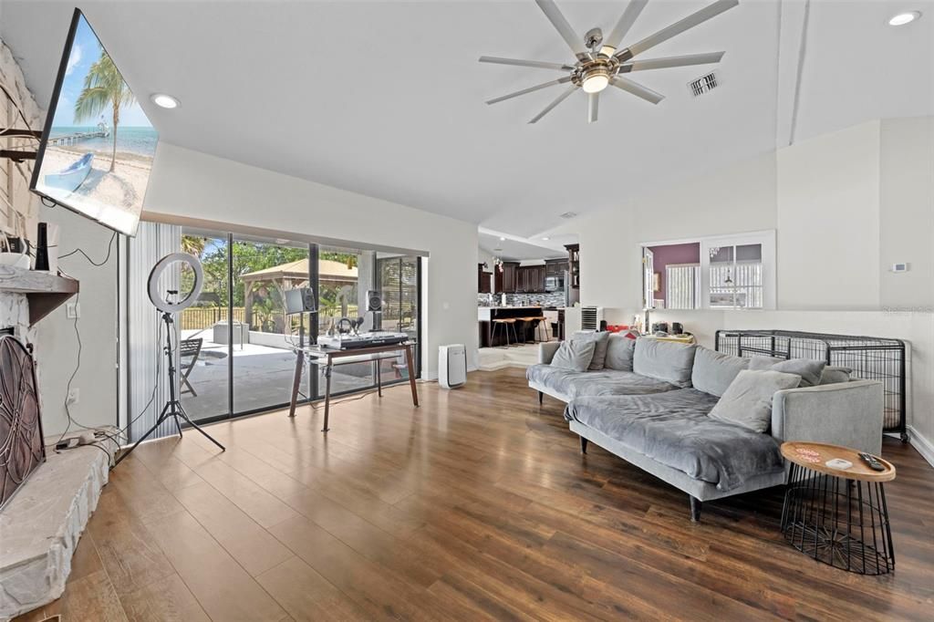 待售: $549,000 (3 贝兹, 2 浴室, 2190 平方英尺)