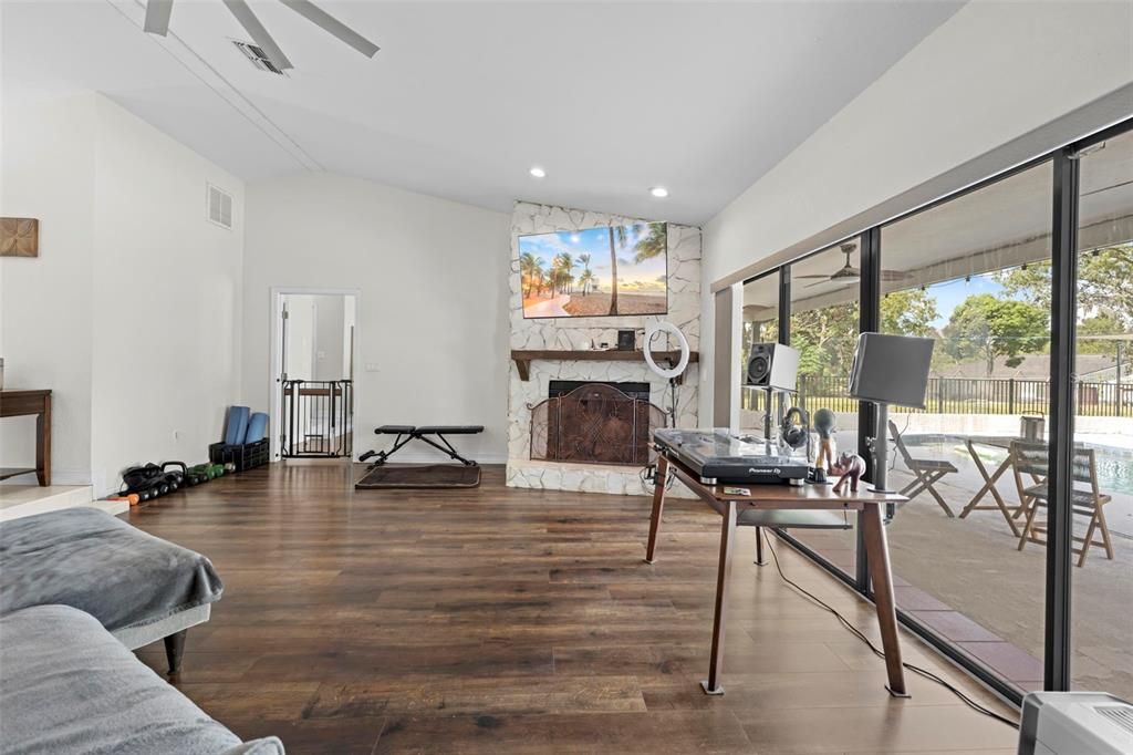 待售: $549,000 (3 贝兹, 2 浴室, 2190 平方英尺)