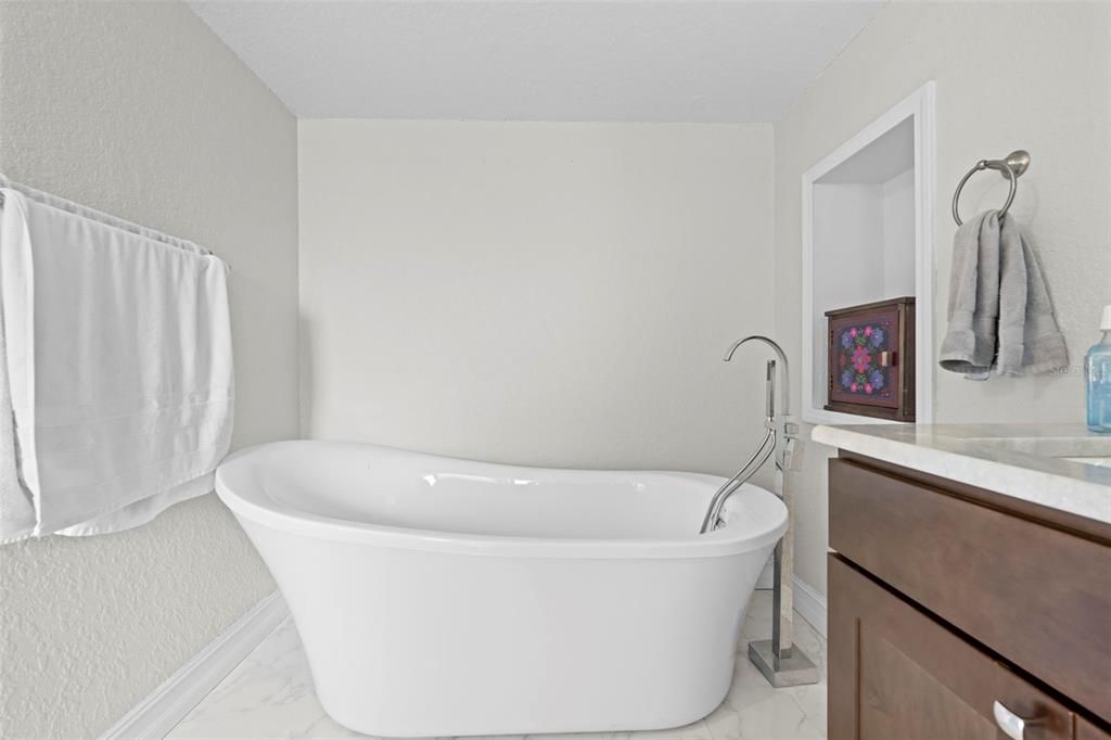 待售: $549,000 (3 贝兹, 2 浴室, 2190 平方英尺)