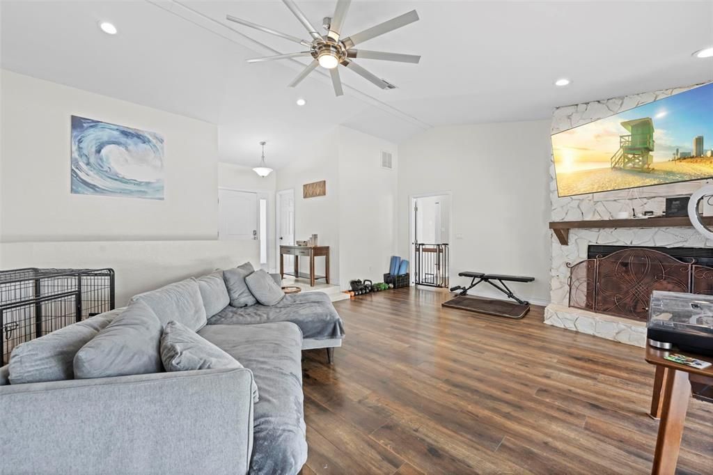 待售: $549,000 (3 贝兹, 2 浴室, 2190 平方英尺)