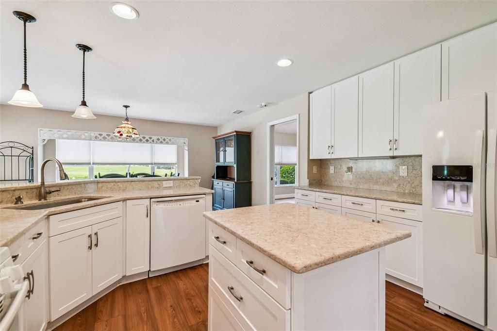 На продажу: $409,900 (3 спален, 3 ванн, 2342 Квадратных фут)