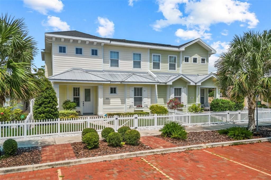 Active With Contract: $1,199,000 (4 beds, 3 baths, 2898 Square Feet)