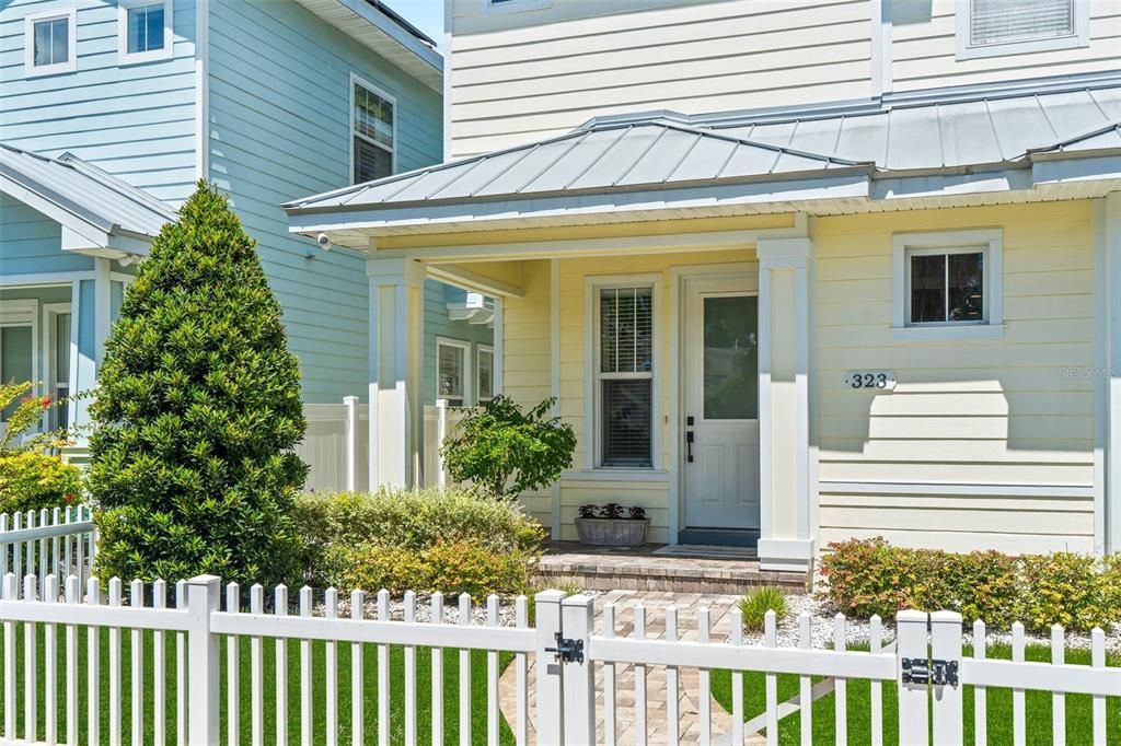 Active With Contract: $1,199,000 (4 beds, 3 baths, 2898 Square Feet)