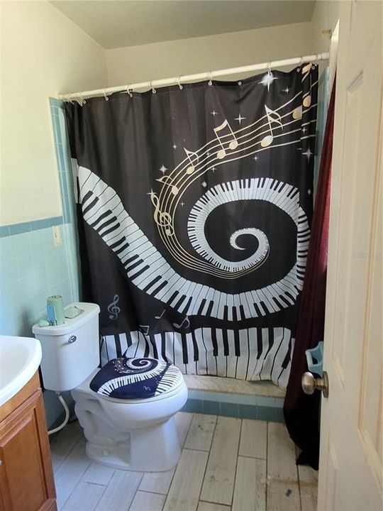 For Sale: $275,000 (3 beds, 2 baths, 1776 Square Feet)