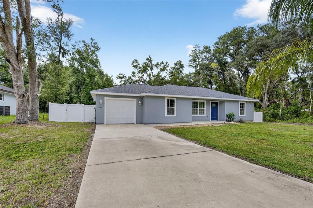 合同活跃: $245,000 (3 贝兹, 2 浴室, 1238 平方英尺)