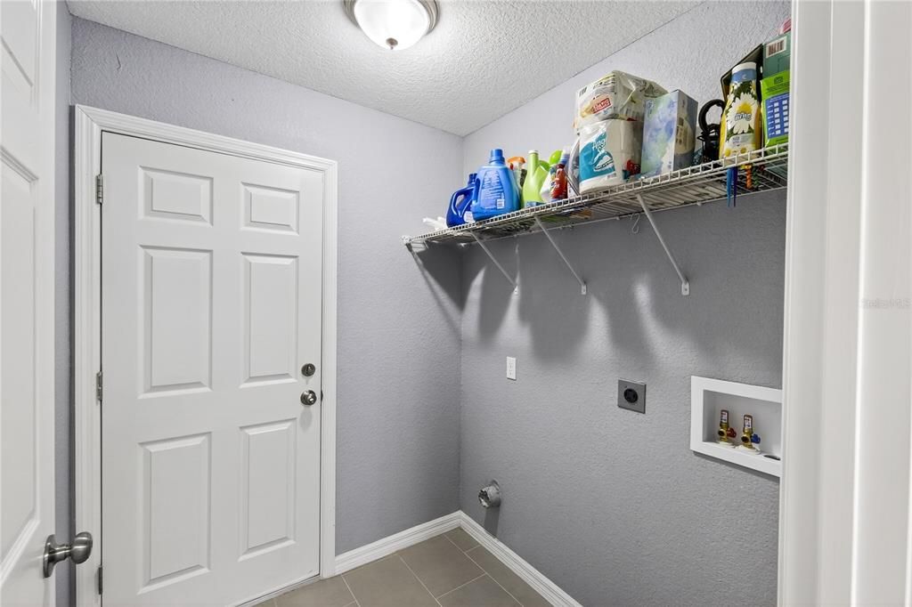 合同活跃: $245,000 (3 贝兹, 2 浴室, 1238 平方英尺)