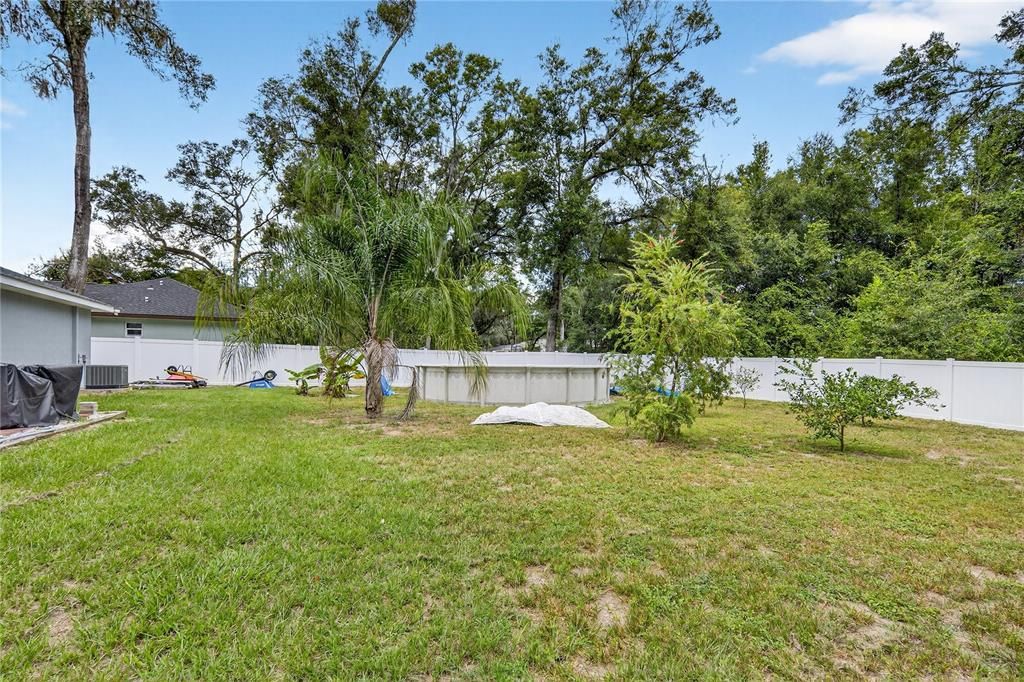 合同活跃: $245,000 (3 贝兹, 2 浴室, 1238 平方英尺)