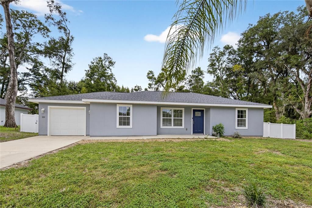 合同活跃: $245,000 (3 贝兹, 2 浴室, 1238 平方英尺)