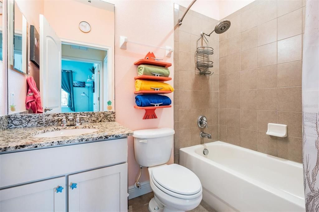 En Venta: $485,000 (3 camas, 2 baños, 2275 Pies cuadrados)