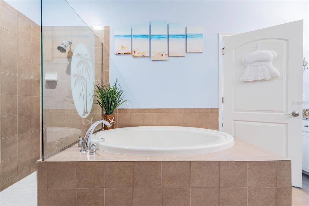 En Venta: $485,000 (3 camas, 2 baños, 2275 Pies cuadrados)