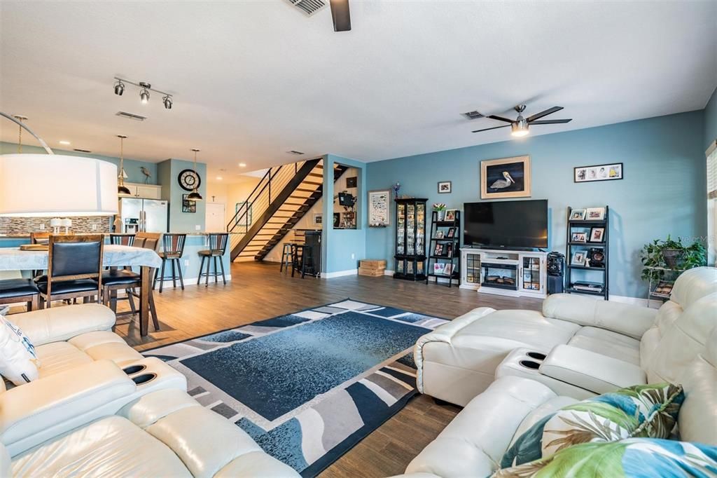 En Venta: $485,000 (3 camas, 2 baños, 2275 Pies cuadrados)