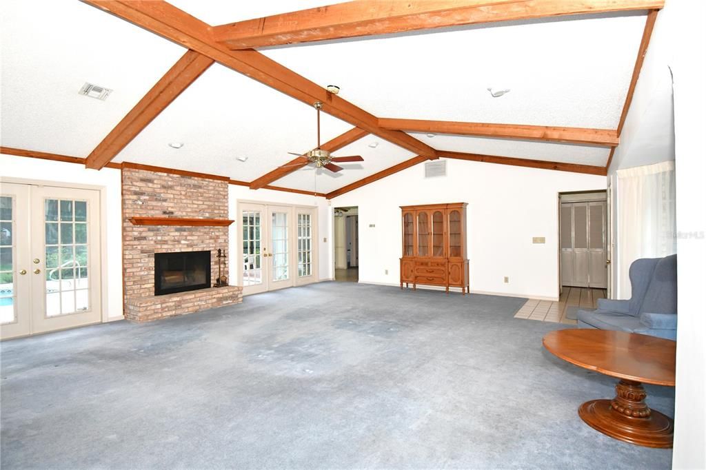 На продажу: $637,740 (3 спален, 2 ванн, 1792 Квадратных фут)