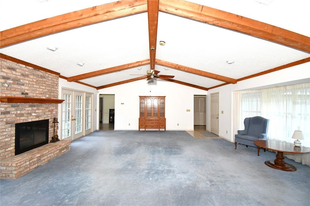 На продажу: $637,740 (3 спален, 2 ванн, 1792 Квадратных фут)