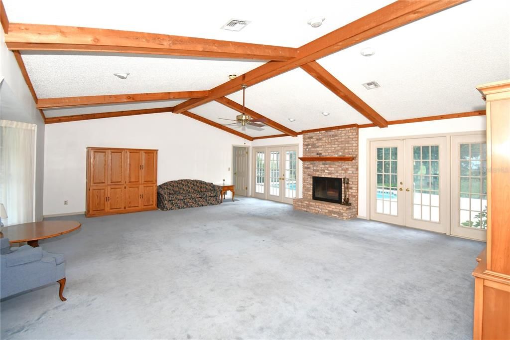 На продажу: $637,740 (3 спален, 2 ванн, 1792 Квадратных фут)