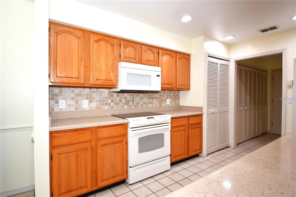 На продажу: $637,740 (3 спален, 2 ванн, 1792 Квадратных фут)