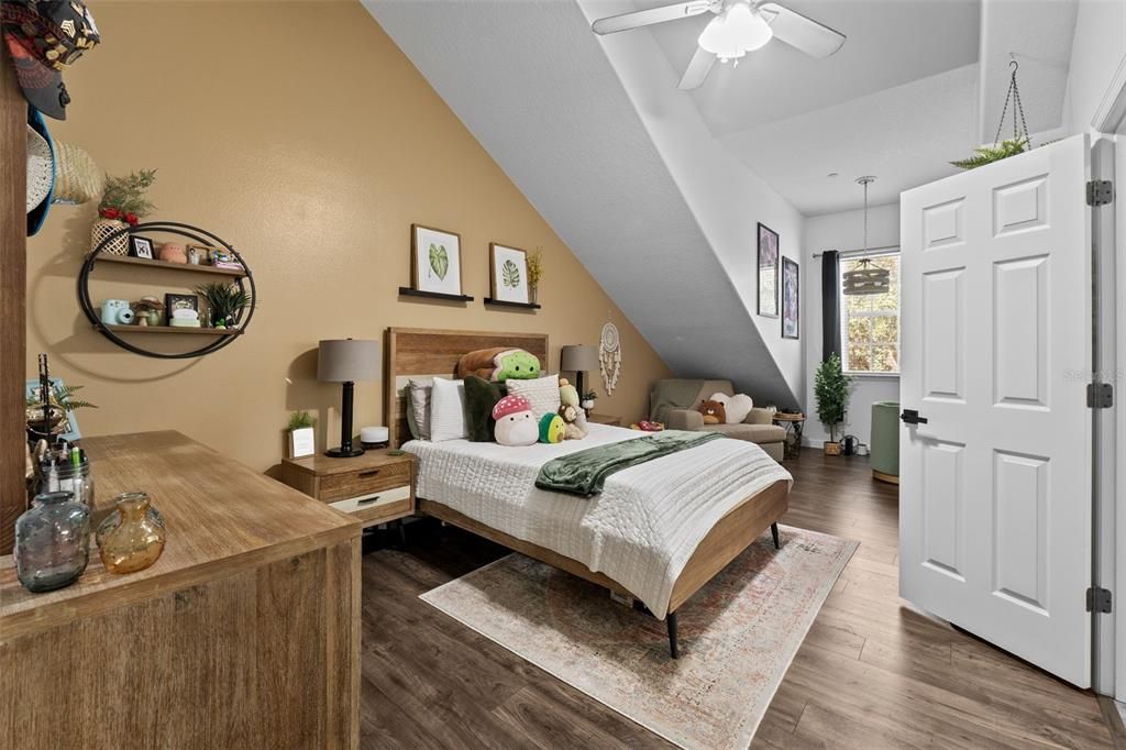 待售: $499,900 (3 贝兹, 2 浴室, 2421 平方英尺)