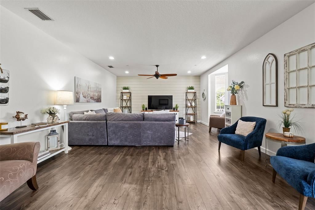 待售: $499,900 (3 贝兹, 2 浴室, 2421 平方英尺)