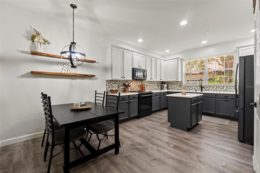 待售: $499,900 (3 贝兹, 2 浴室, 2421 平方英尺)