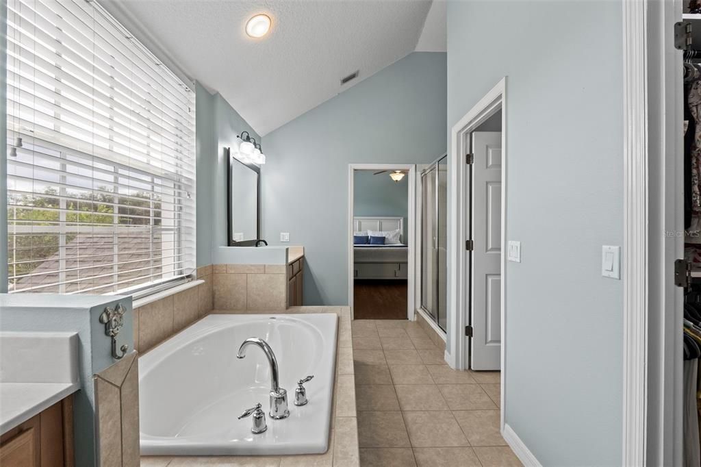 待售: $499,900 (3 贝兹, 2 浴室, 2421 平方英尺)