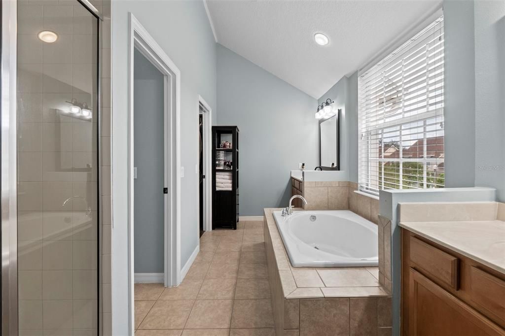 待售: $499,900 (3 贝兹, 2 浴室, 2421 平方英尺)