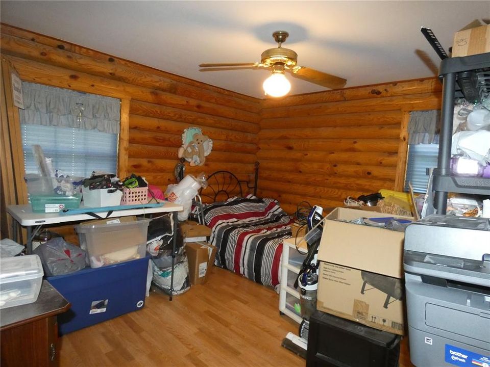 合同活跃: $389,900 (3 贝兹, 2 浴室, 1568 平方英尺)