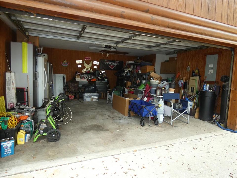 合同活跃: $389,900 (3 贝兹, 2 浴室, 1568 平方英尺)