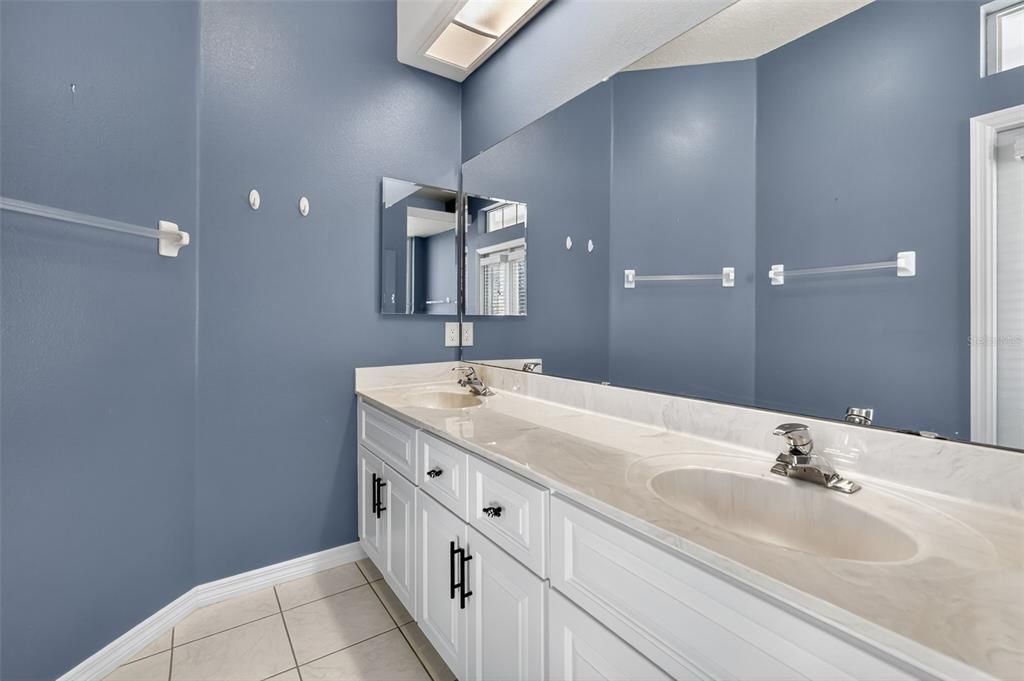 На продажу: $425,000 (3 спален, 3 ванн, 2366 Квадратных фут)