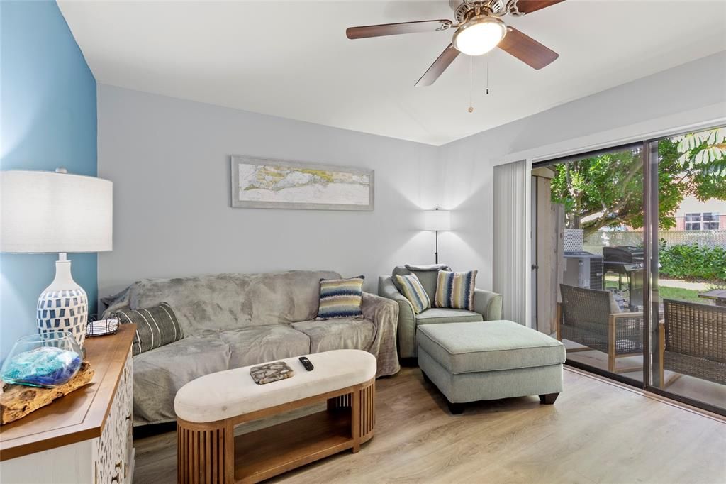 На продажу: $209,000 (2 спален, 1 ванн, 1020 Квадратных фут)