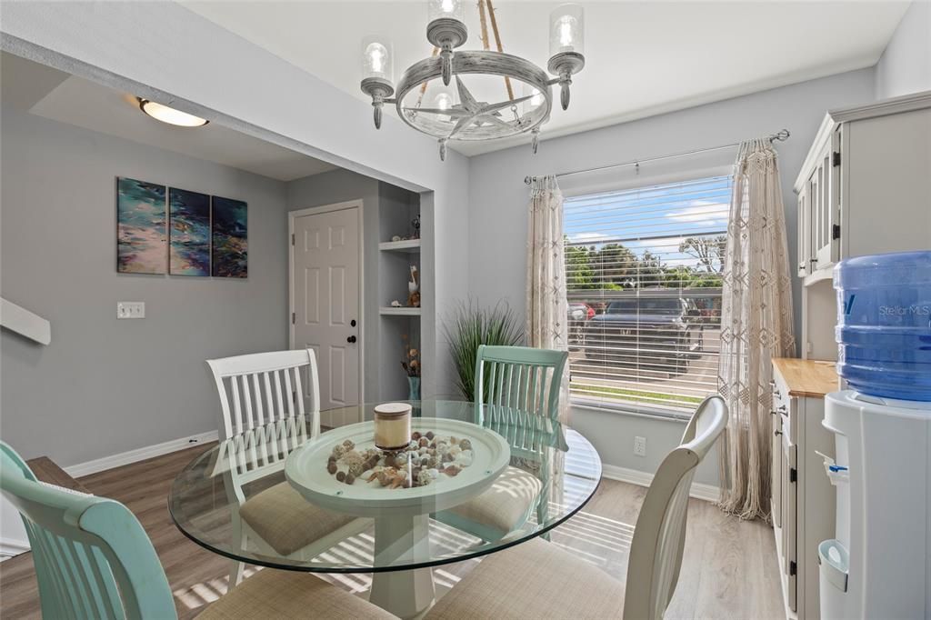 На продажу: $209,000 (2 спален, 1 ванн, 1020 Квадратных фут)