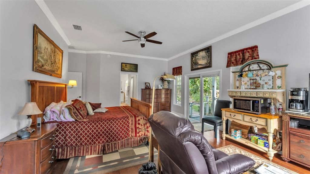 En Venta: $674,900 (3 camas, 3 baños, 2695 Pies cuadrados)