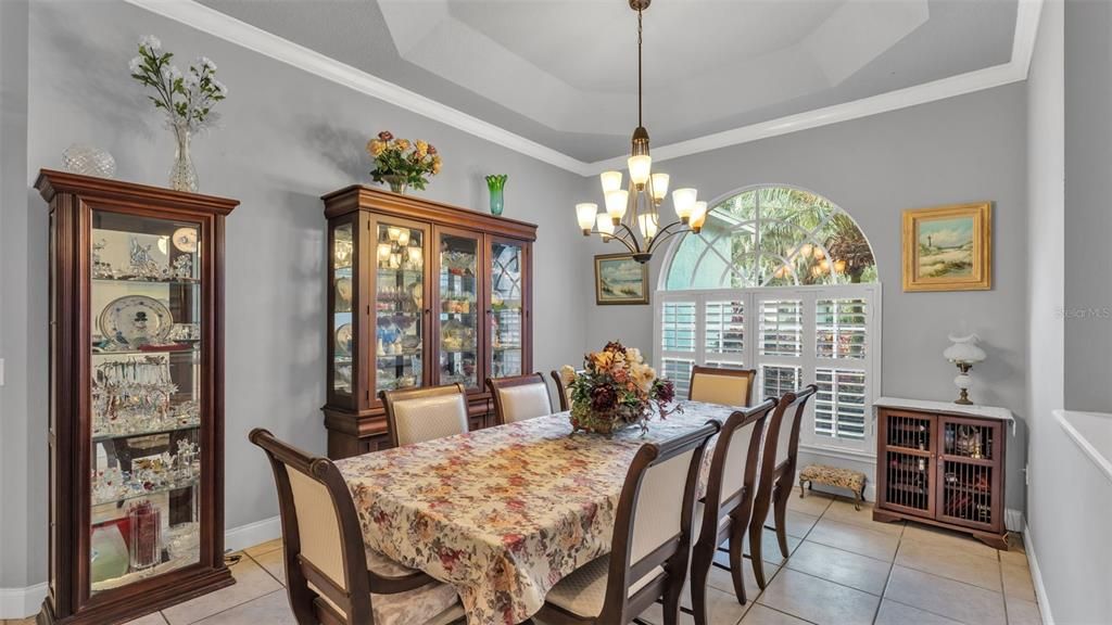 En Venta: $674,900 (3 camas, 3 baños, 2695 Pies cuadrados)