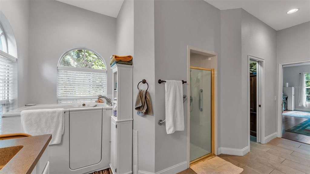 En Venta: $674,900 (3 camas, 3 baños, 2695 Pies cuadrados)