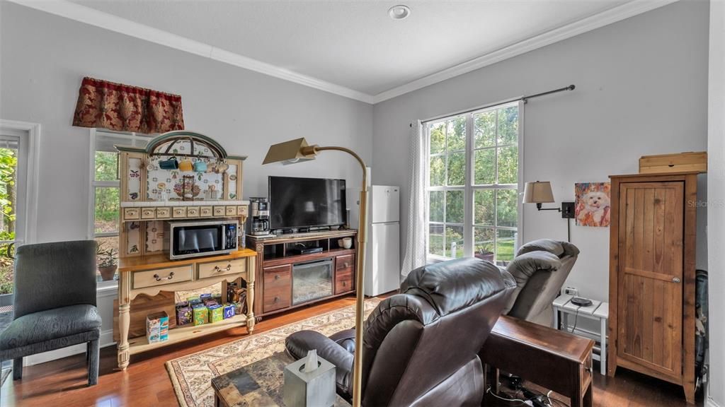 En Venta: $674,900 (3 camas, 3 baños, 2695 Pies cuadrados)