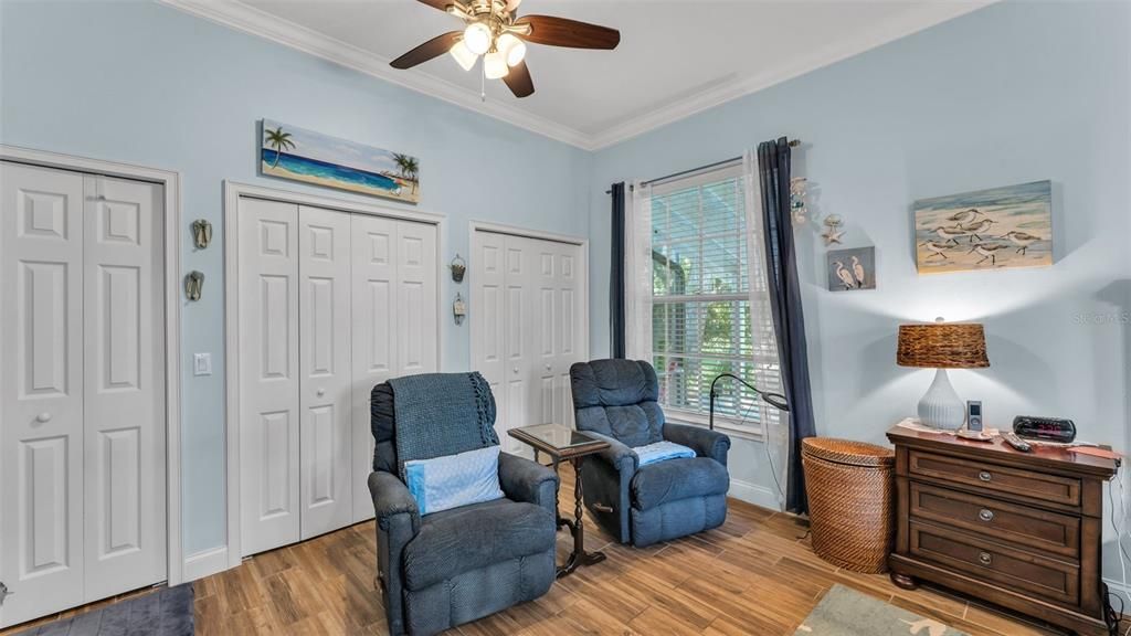 En Venta: $674,900 (3 camas, 3 baños, 2695 Pies cuadrados)