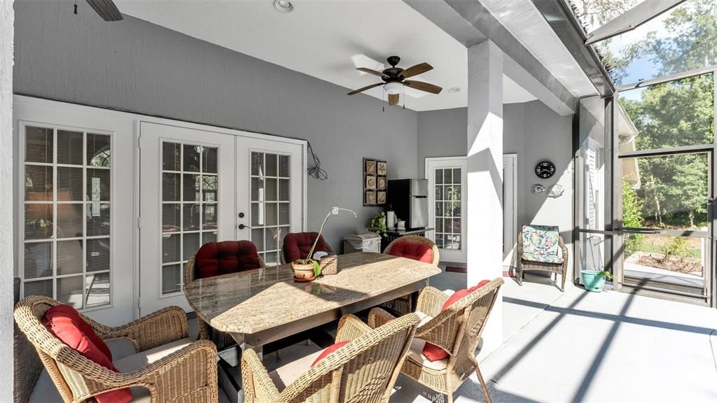 En Venta: $674,900 (3 camas, 3 baños, 2695 Pies cuadrados)