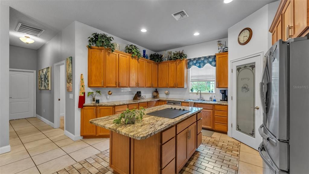 En Venta: $674,900 (3 camas, 3 baños, 2695 Pies cuadrados)