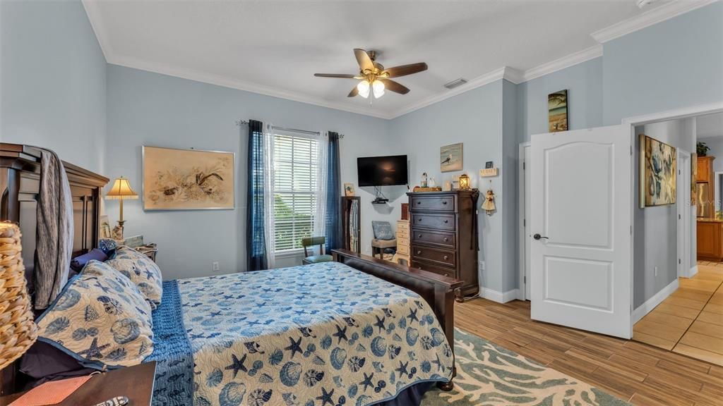 En Venta: $674,900 (3 camas, 3 baños, 2695 Pies cuadrados)