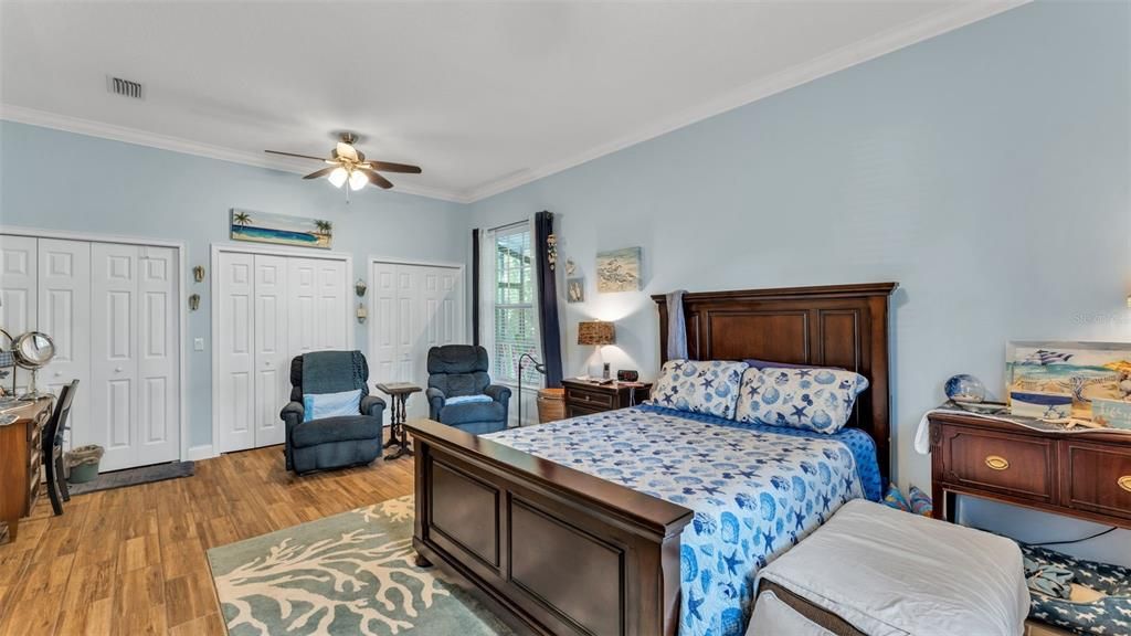 En Venta: $674,900 (3 camas, 3 baños, 2695 Pies cuadrados)