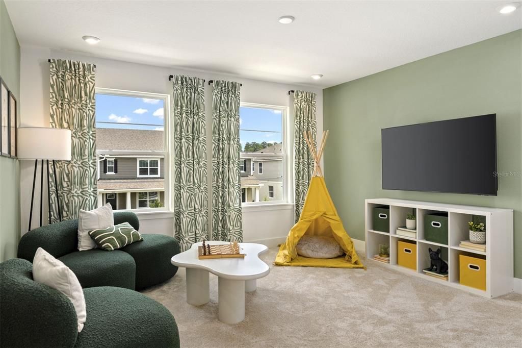 Active With Contract: $665,990 (5 beds, 3 baths, 2582 Square Feet)