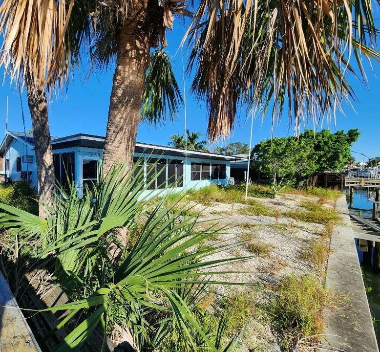 Active With Contract: $950,000 (0.38 acres)