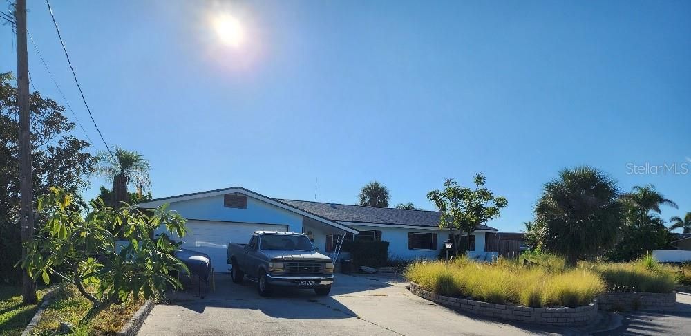 Active With Contract: $950,000 (0.38 acres)